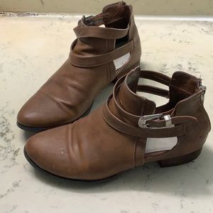 Women’s 7.5 Brown Zipper + Strap Ankle Boots